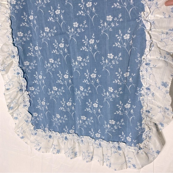 Vintage Blue White Floral Pillowcases With Ruffle Thrim x2 - Picture 8 of 13